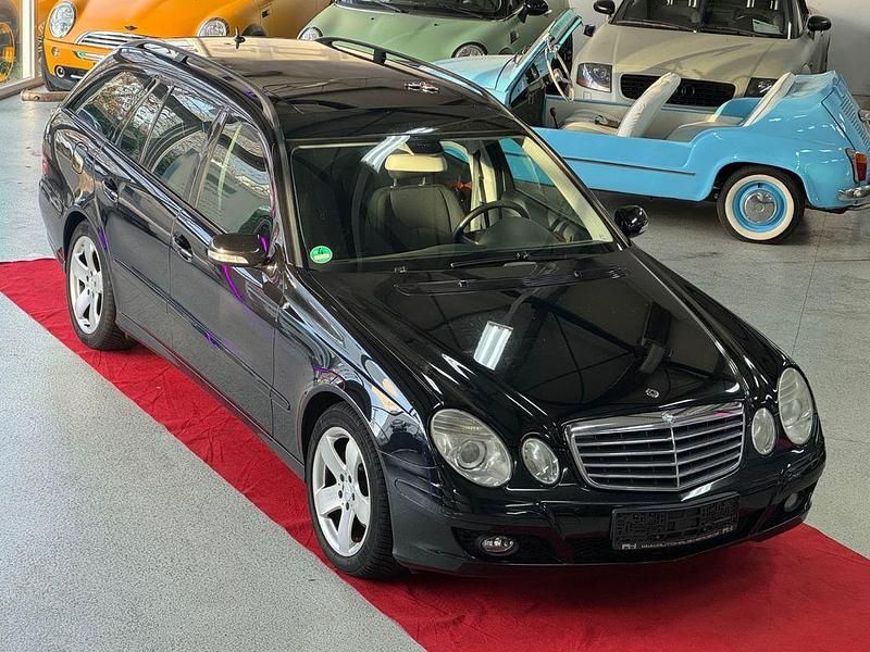 Schwarz Gebraucht 2007 Mercedes E220 Kombi | 5.555 € (Etwas zu teuer) - Bild 1/4