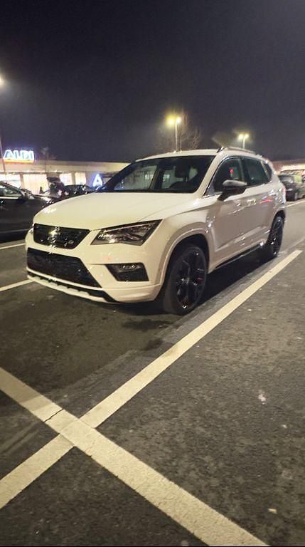 Weiß Gebraucht 2020 Seat Ateca 4Drive SUV | 22.999 € (Superpreis) - Bild 1/4