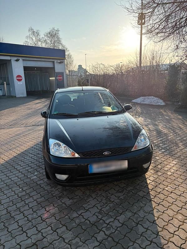 Gebraucht Ford Focus 101 PS (74 kW) 2002 Schwarz Kleinwagen