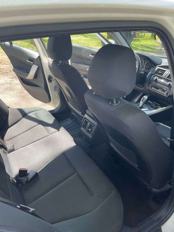 Weiß Gebraucht 2011 BMW 116 Urban Line Kleinwagen | 10.500 € (Fairer Preis) - Bild 1/4