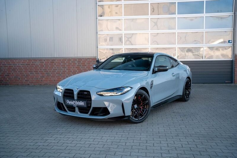 Grau Gebraucht 2023 BMW M4 Performance Coupé | 73.200 € (Guter Preis) - Bild 1/4