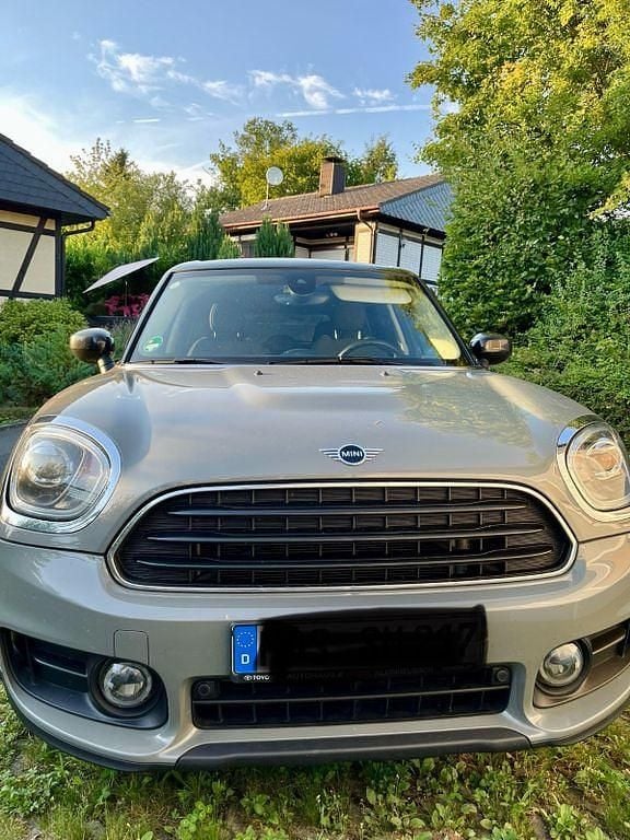 Grau Gebraucht 2020 Mini Cooper D Countryman Essential SUV | 21.900 € (Fairer Preis) - Bild 1/4