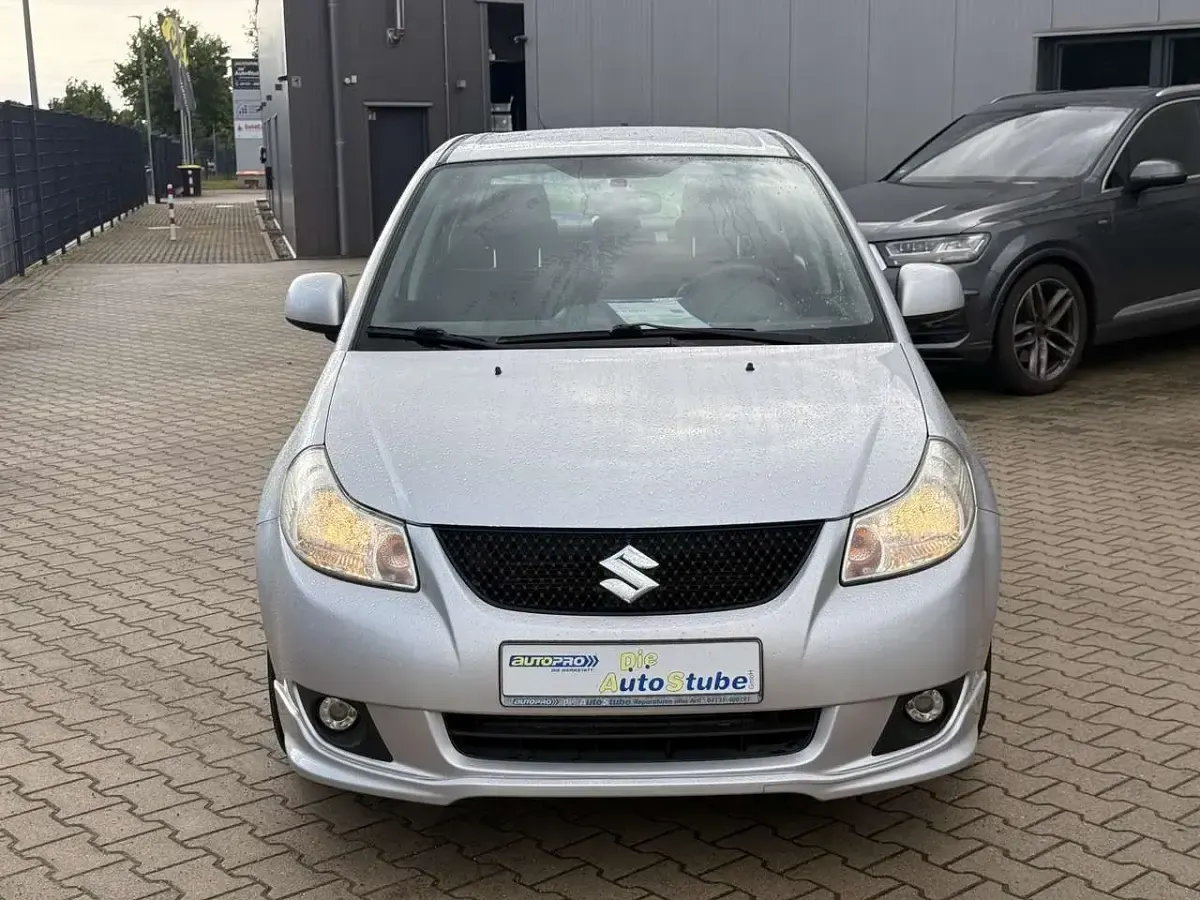 Gebraucht Suzuki SX4 120 PS (88 kW) 2010 Silber Limousine