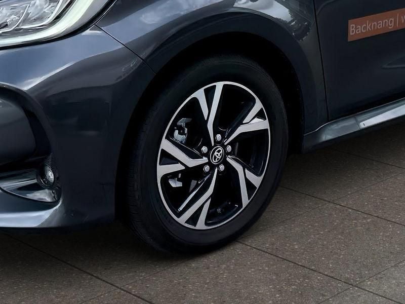 Neu Toyota Yaris Hybrid 117 PS (86 kW) 2025 Marlingrau Limousine