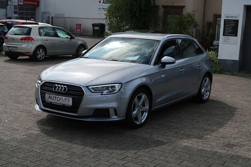 Gebraucht Audi A3 Sport 116 PS (85 kW) 2019 Silber Limousine