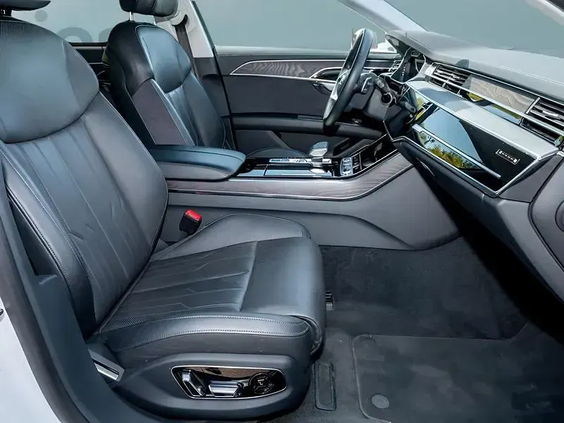 Gebraucht Audi A8 286 PS (210 kW) 2024 Weiß Limousine