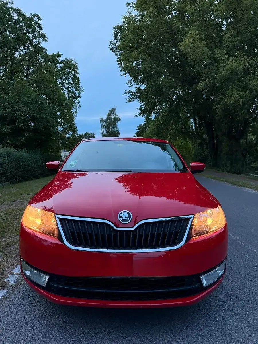 Gebraucht Skoda Rapid 90 PS (66 kW) 2016 Rot Kleinwagen