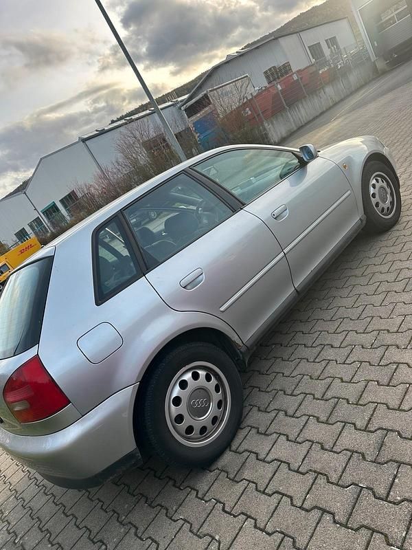 Silber Gebraucht 1999 Audi A3 Kleinwagen | 750 € (Guter Preis) - Bild 1/4