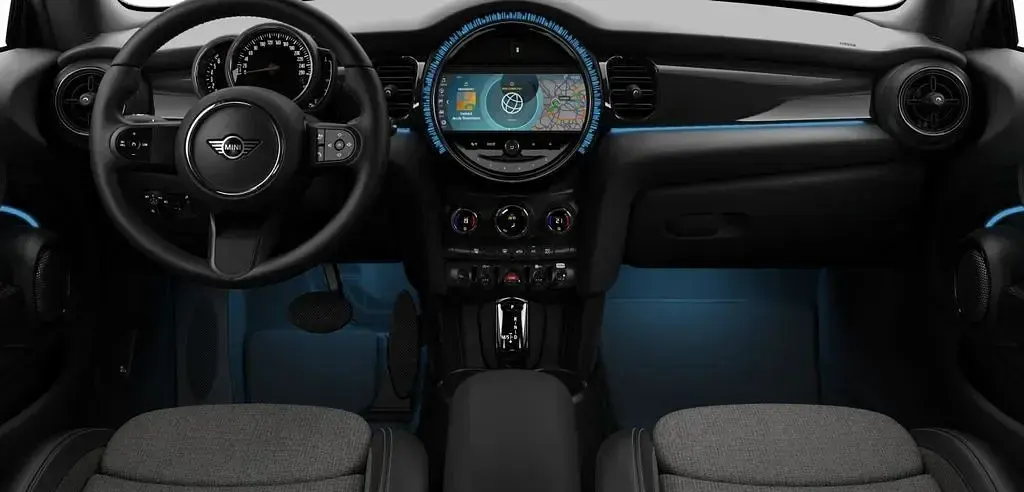 Usado Mini Cooper Classic 136 CV (100 kW) 2023 Negro Utilitario