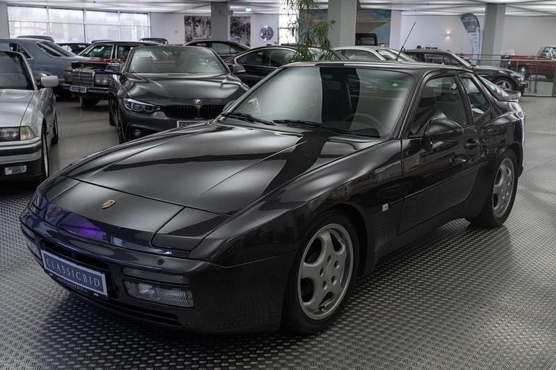 Schwarz Gebraucht 1986 Porsche 944 Turbo Coupé | 30.900 € - Bild 1/4