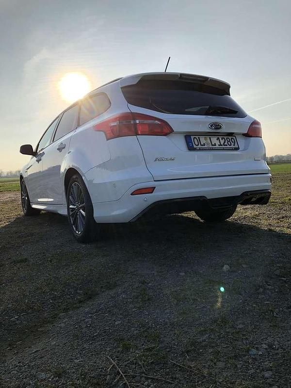 Gebraucht Ford Focus ST-Line 140 PS (102 kW) 2018 Weiß Kombi