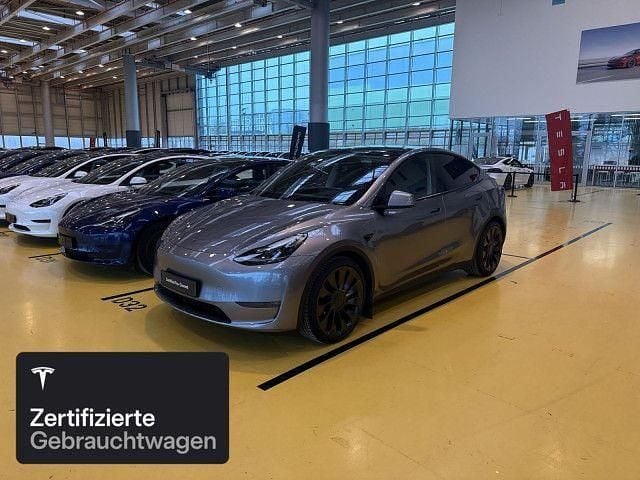 Quicksilver Gebraucht 2023 Tesla Model Y Performance SUV | 42.600 € (Etwas zu teuer) - Bild 1/4