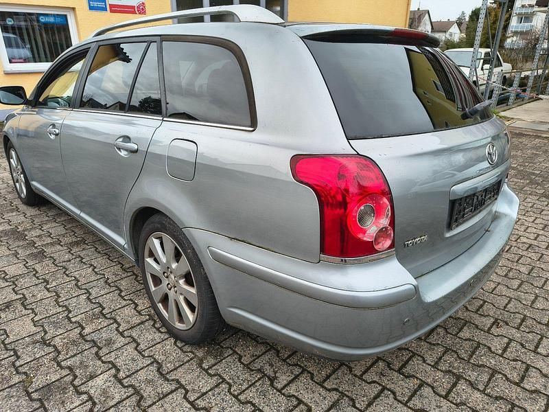 Gebraucht Toyota Avensis 147 PS (108 kW) 2008 Silber Kombi
