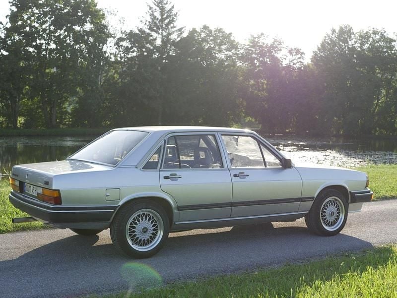Silber Gebraucht 1980 Audi 200 Limousine | 19.500 € - Bild 1/4