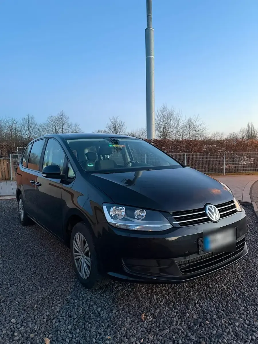 Gebraucht VW Sharan 140 PS (102 kW) 2019 Schwarz Van / Kleinbus