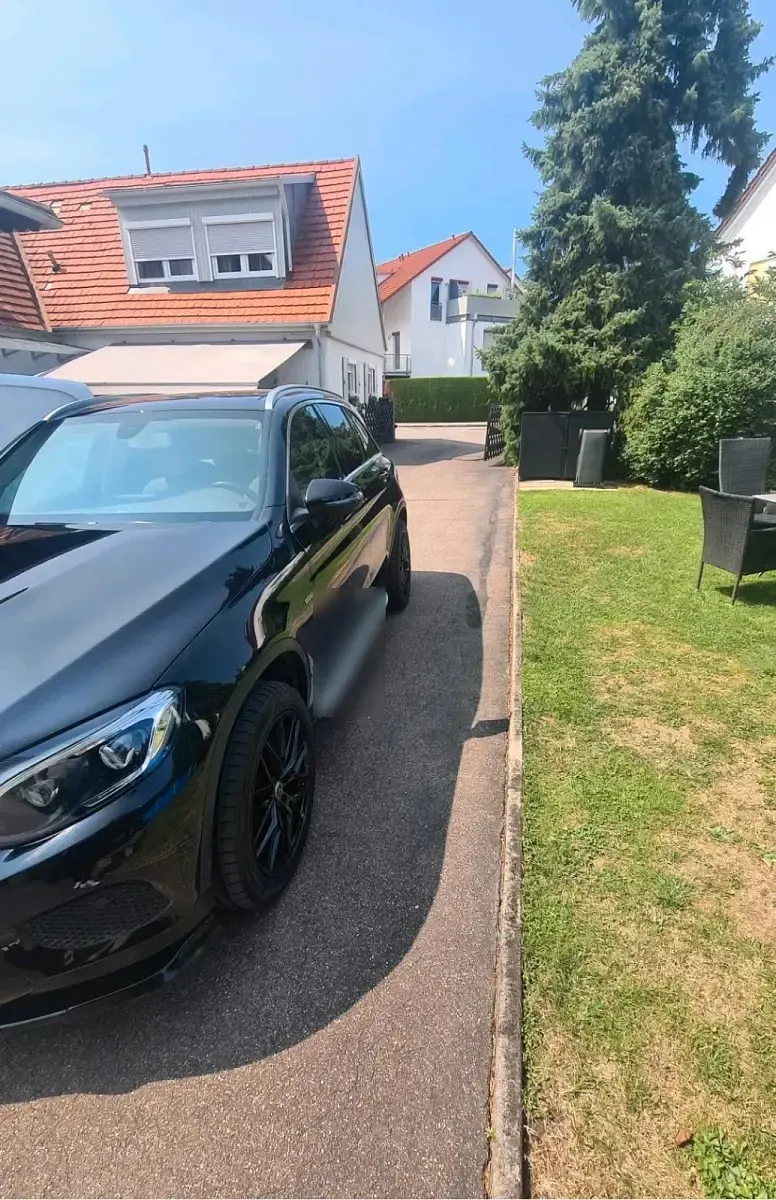 Gebraucht Mercedes GLC250 204 PS (150 kW) 2016 Schwarz SUV