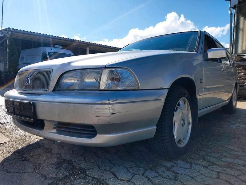 Grau Gebraucht 2000 Volvo V70 Kombi | 749 € (Guter Preis) - Bild 1/4