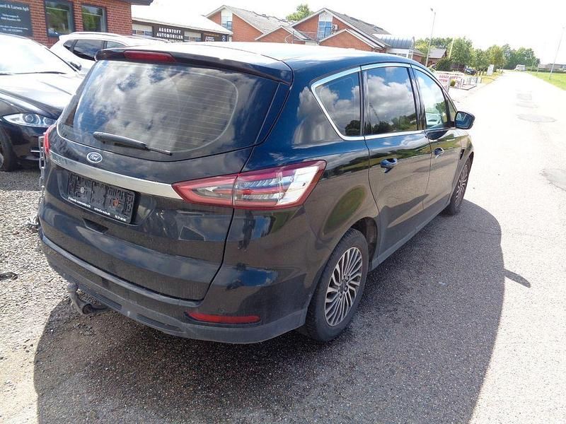 Gebraucht Ford S-MAX Titanium 150 PS (110 kW) 2019 Schwarz Van / Kleinbus