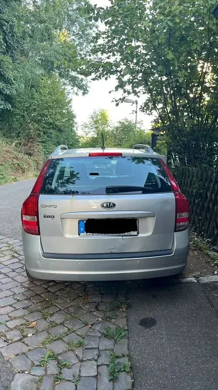 Gebraucht Kia Ceed Sportswagon DREAM-TEAM Edition 90 PS (66 kW) 2012 Silber Kombi