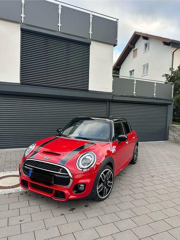 Rot Gebraucht 2019 Mini Cooper S Kleinwagen | 20.900 € (Etwas zu teuer) - Bild 1/4