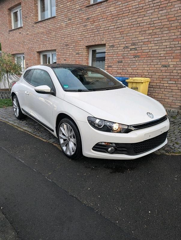 Weiß Gebraucht 2009 VW Scirocco Coupé | 8.990 € (Teuer) - Bild 1/4