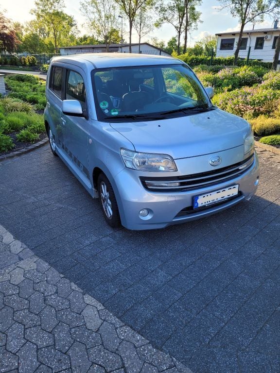 Silber Gebraucht 2011 Daihatsu Materia Van / Kleinbus | 4.700 € (Guter Preis) - Bild 1/4