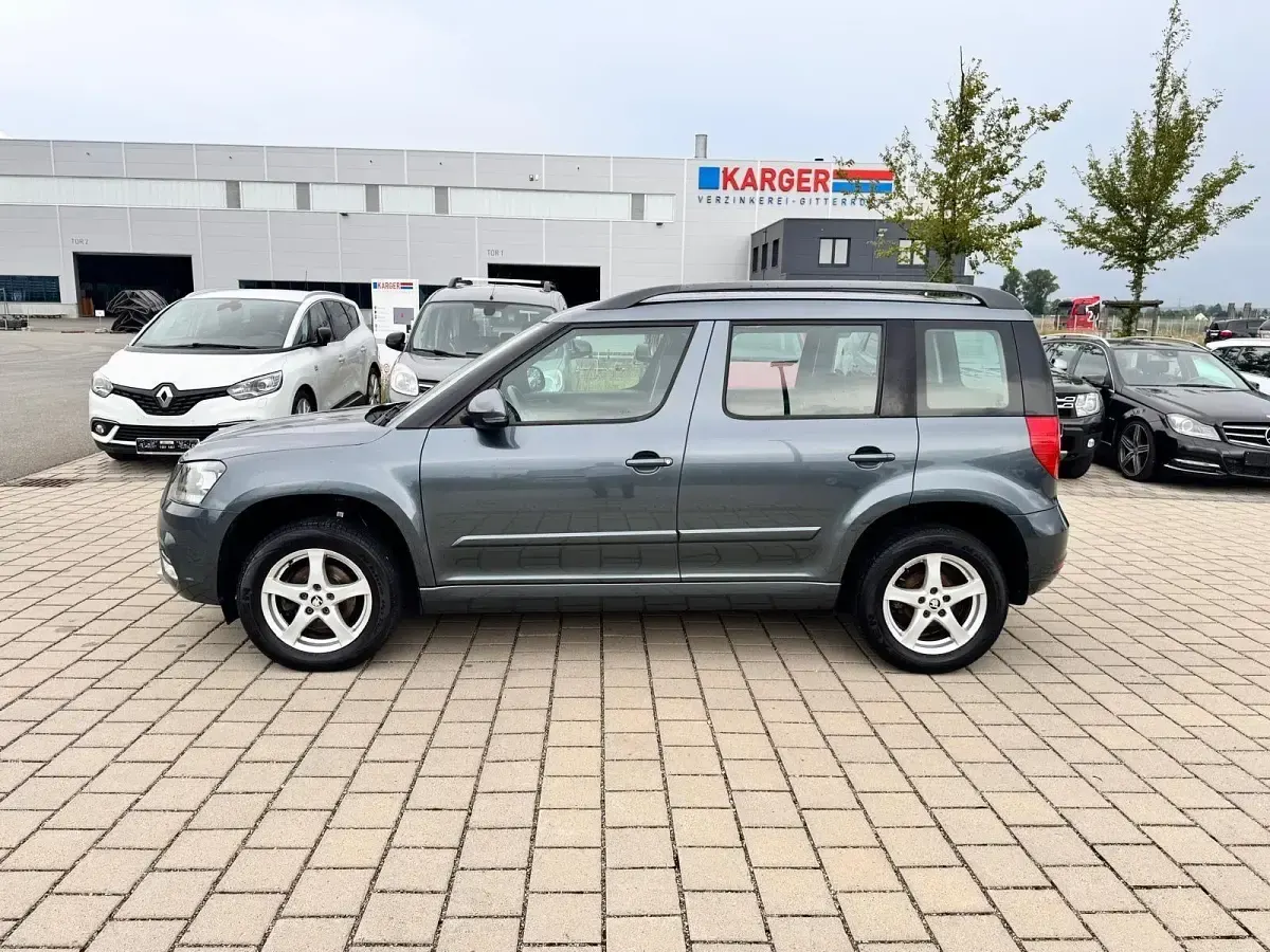 Gebraucht Skoda Yeti Cool Edition 110 PS (80 kW) 2017 Grau SUV