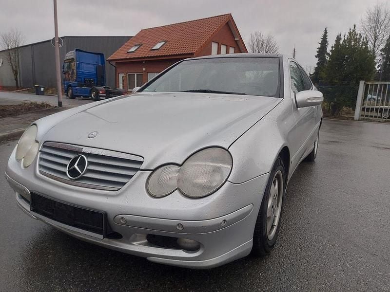 Gebraucht Mercedes C180 129 PS (94 kW) 2002 Grau Coupé