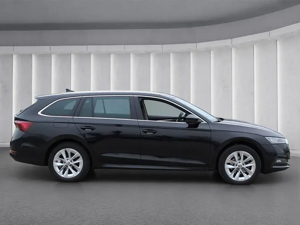 Gebraucht Skoda Octavia First Edition 110 PS (80 kW) 2020 Schwarzmagic perleffekt Kombi