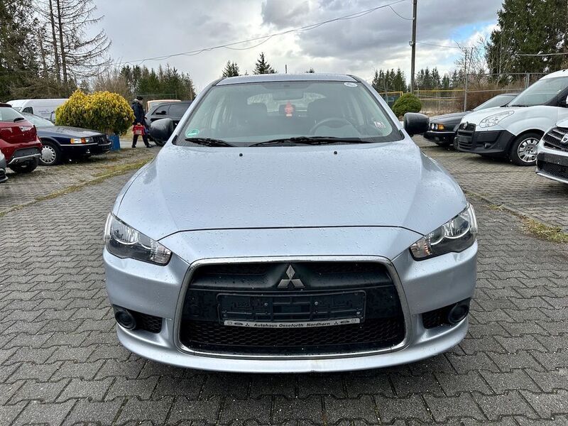 Gebraucht Mitsubishi Lancer Sportback 117 PS (86 kW) 2016 Silber Limousine