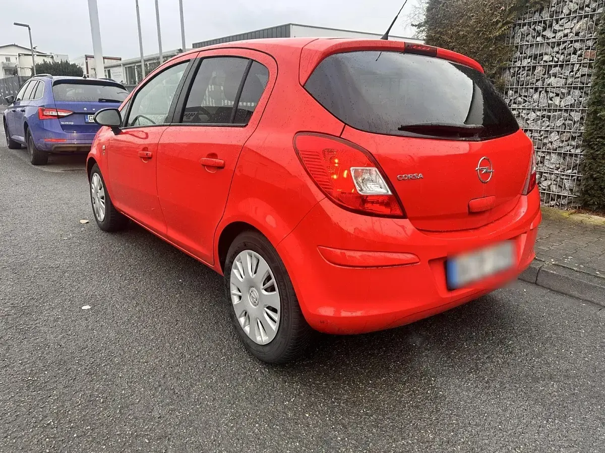 Gebraucht Opel Corsa Color Edition 101 PS (74 kW) 2010 Rot Kleinwagen