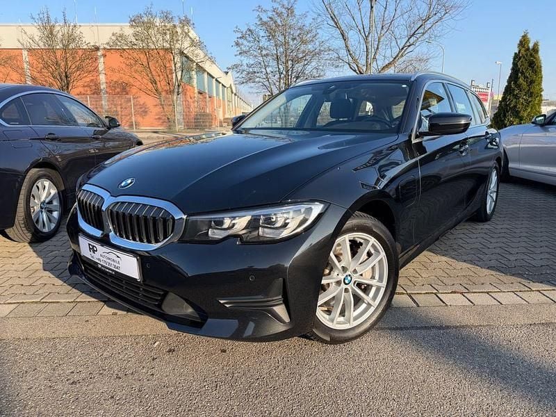 Gebraucht BMW 330e Advantage 292 PS (214 kW) 2021 Schwarz Kombi