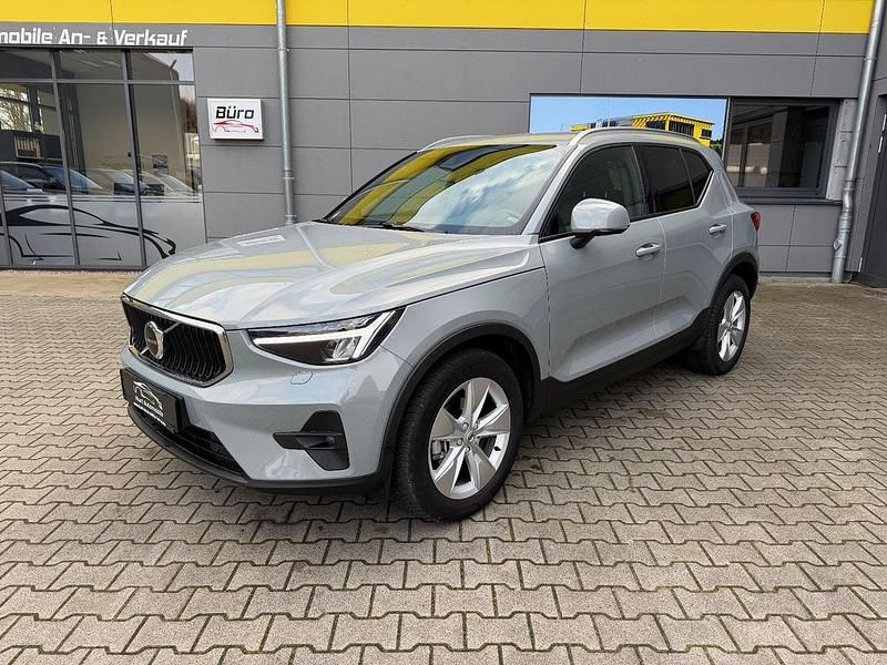 Gebraucht Volvo XC40 Core 129 PS (94 kW) 2023 Grau SUV