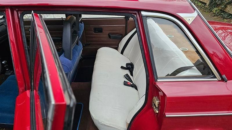 Gebraucht Volvo 244 101 PS (74 kW) 1977 Rot Limousine