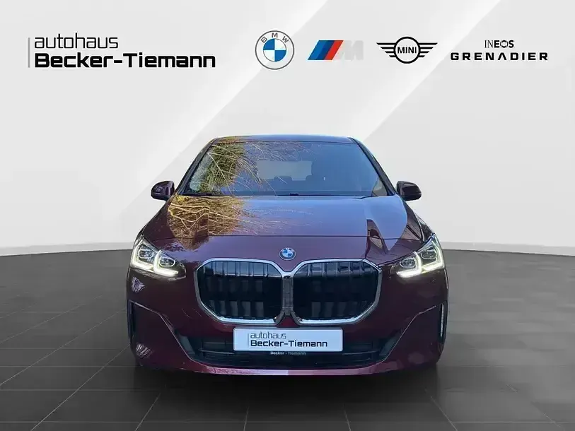 Używany BMW 220 Active Tourer Efficient Dynamics 170 KM (125 kW) 2025 Czerwony Minivan