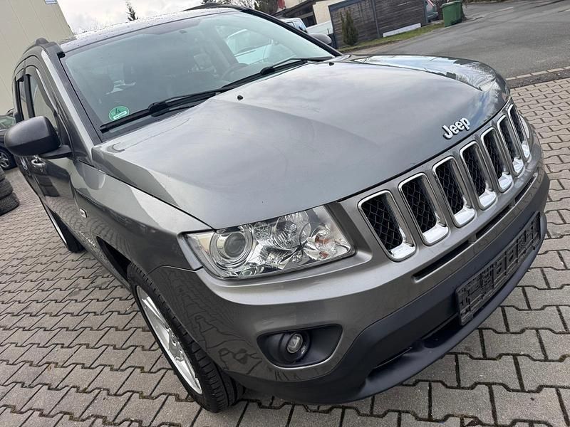 Gebraucht Jeep Compass Limited 140 PS (102 kW) 2012 Braun SUV