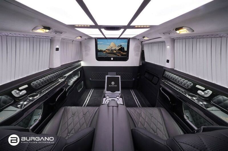 Schwarz metallic Gebraucht 2022 Mercedes V300 Luxury Van / Kleinbus | 225.148 € - Bild 1/4
