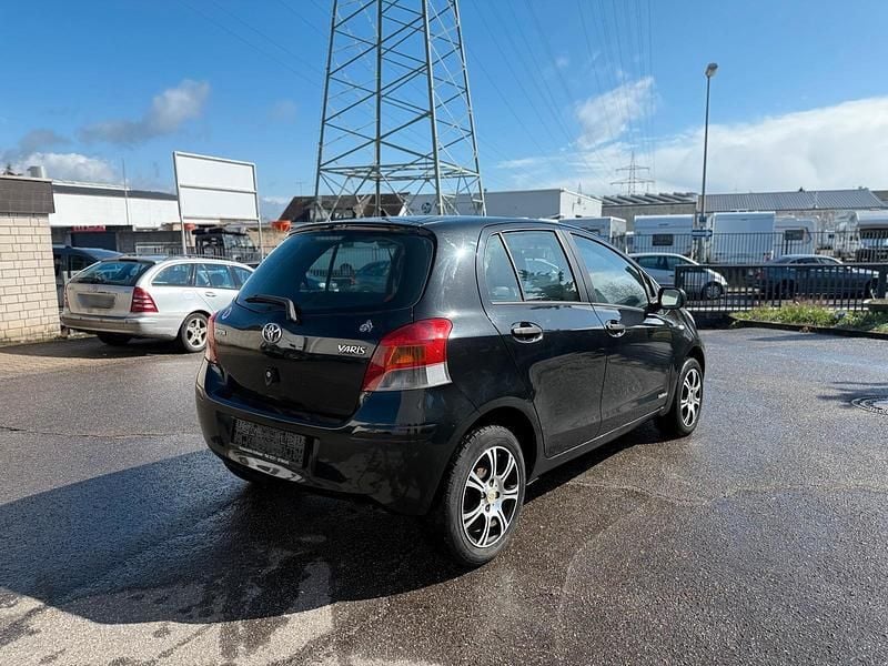 Gebraucht Toyota Yaris 69 PS (50 kW) 2009 Schwarz Kleinwagen