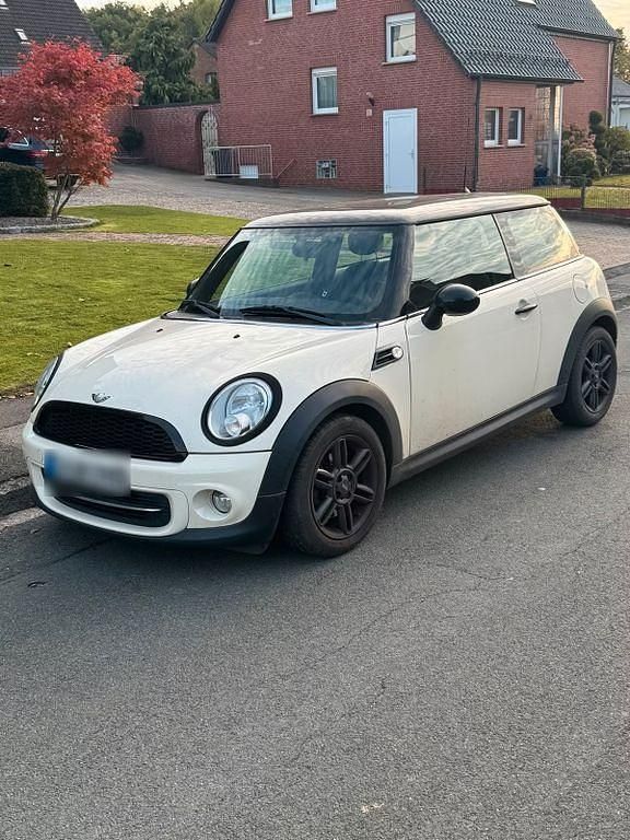 Weiß Gebraucht 2010 Mini Cooper Kleinwagen | 5.500 € (Guter Preis) - Bild 1/4