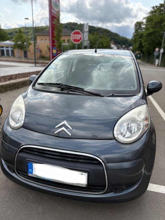 Grau Gebraucht 2012 Citroën C1 Attraction Kleinwagen | 1.690 € (Guter Preis) - Bild 1/3