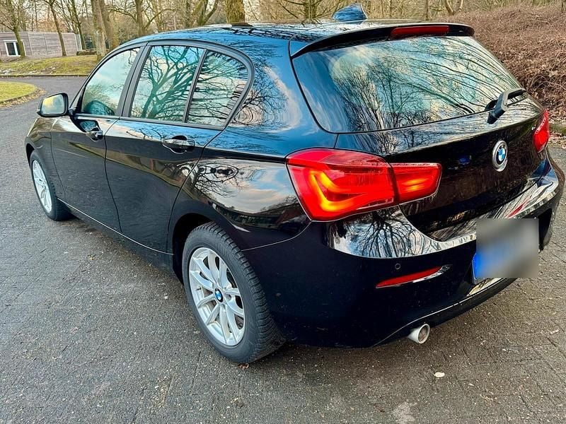 Gebraucht BMW 116 115 PS (84 kW) 2017 Schwarz Kleinwagen