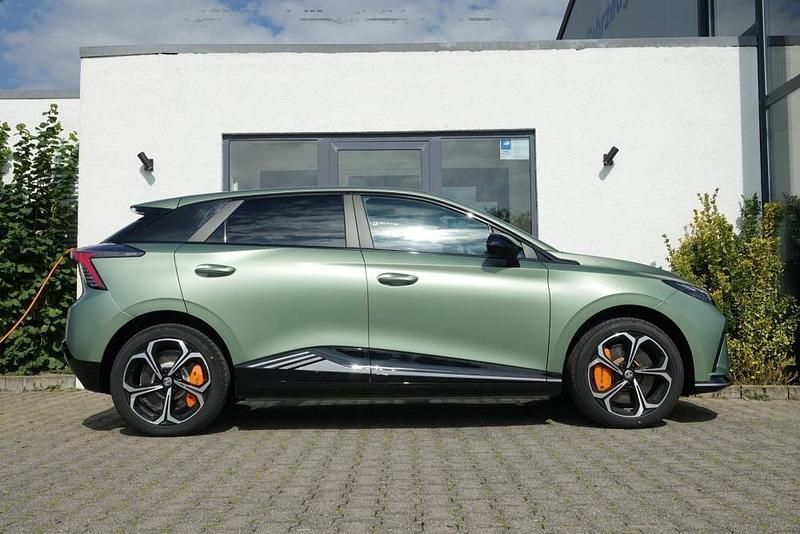 Second-hand MG MG4 EV 319 kW (435 CP) 2024 Metallic Hatchback