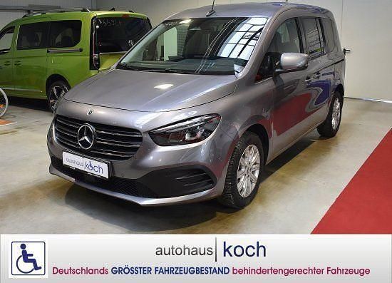 Grau Gebraucht 2023 Mercedes 180 Edition 1 Limousine | 49.980 € - Bild 1/4