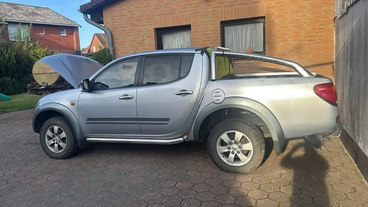 Gebraucht Mitsubishi L 167 PS (122 kW) 2009 Grau SUV