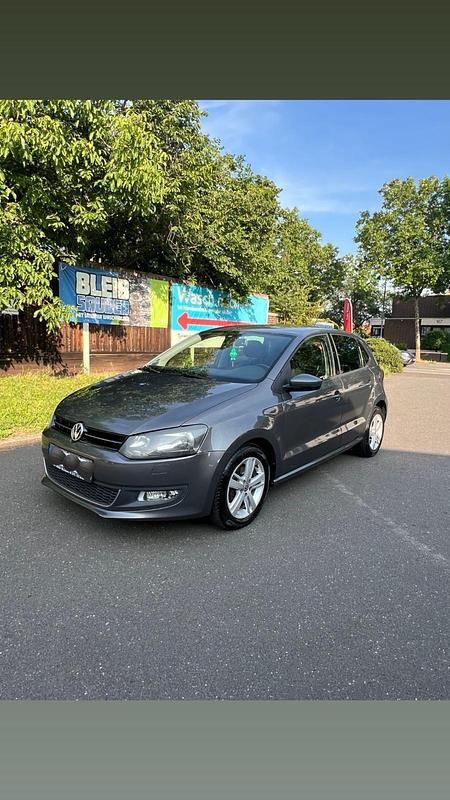 Grau Gebraucht 2013 VW Polo Life Kleinwagen | 7.700 € (Etwas zu teuer) - Bild 1/4