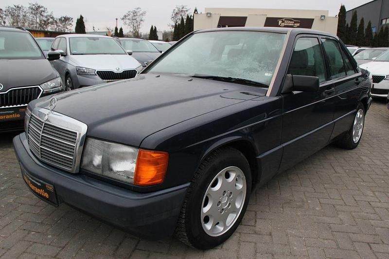 Gebraucht Mercedes 190 118 PS (86 kW) 1990 Blau Limousine
