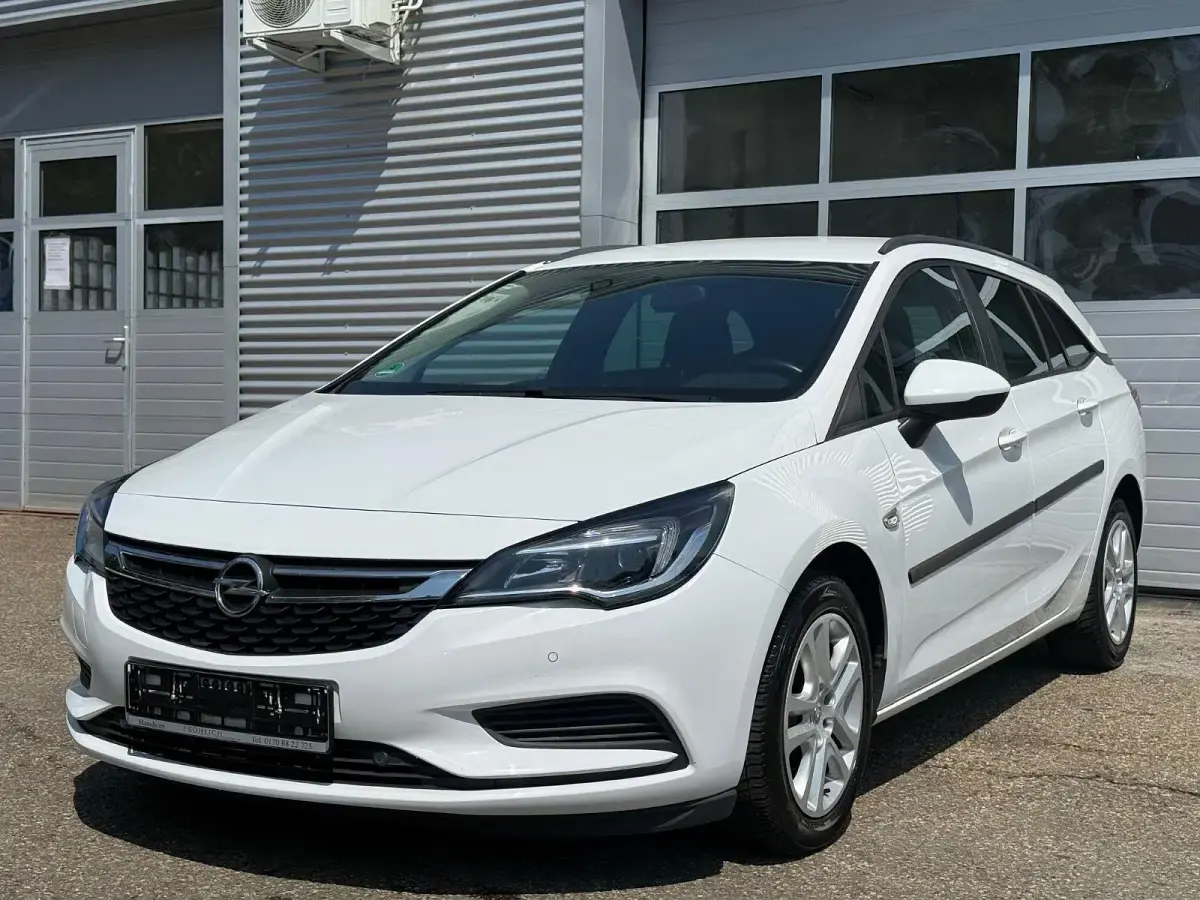 Gebraucht Opel Astra Edition 110 PS (80 kW) 2018 Weiß Kombi