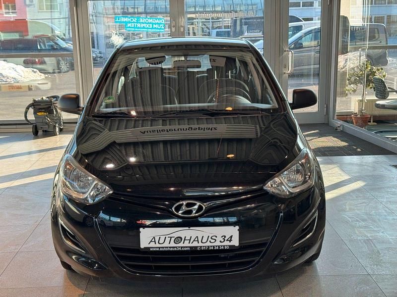 Gebraucht Hyundai i20 Style 75 PS (55 kW) 2014 Schwarz Kleinwagen