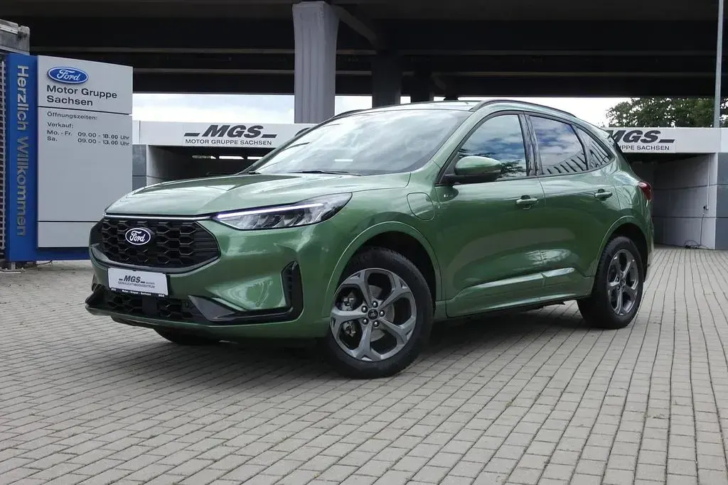 Gebraucht Ford Kuga ST-Line 224 PS (164 kW) 2025 Bursting green SUV