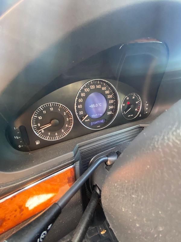 Gebraucht Mercedes E220 Elegance 150 PS (110 kW) 2003 Grau Limousine